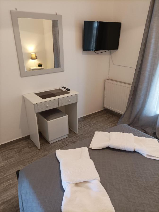 Demy'S Studio Apartment Acharavi  Exterior photo